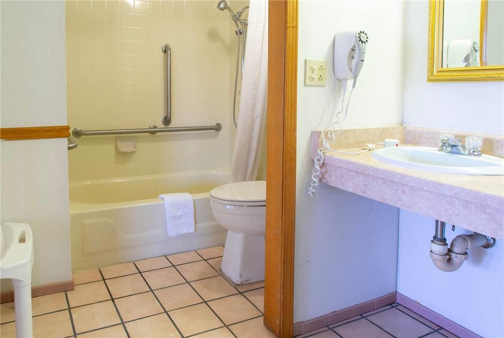 Days Inn By Wyndham Clinton Habitación foto