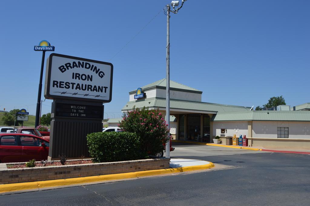 Days Inn By Wyndham Clinton Exterior foto
